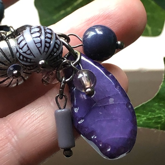 Deep navy and plum tone elegant y drop necklace - Picture 4 of 8